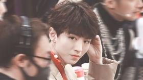 王俊凯吃瓜娱乐视频直播,揭秘娱乐圈幕后故事