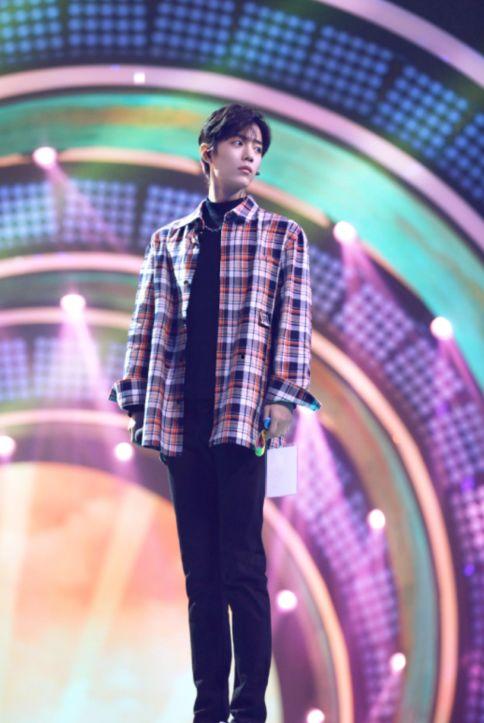 肖战吃瓜娱乐圈视频,揭秘明星幕后故事